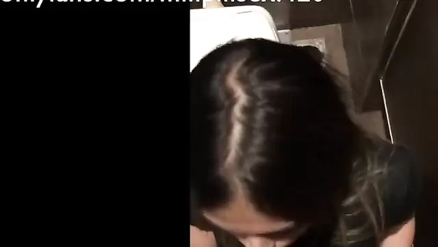 Beautiful Chilean girl took a friend in her mouth